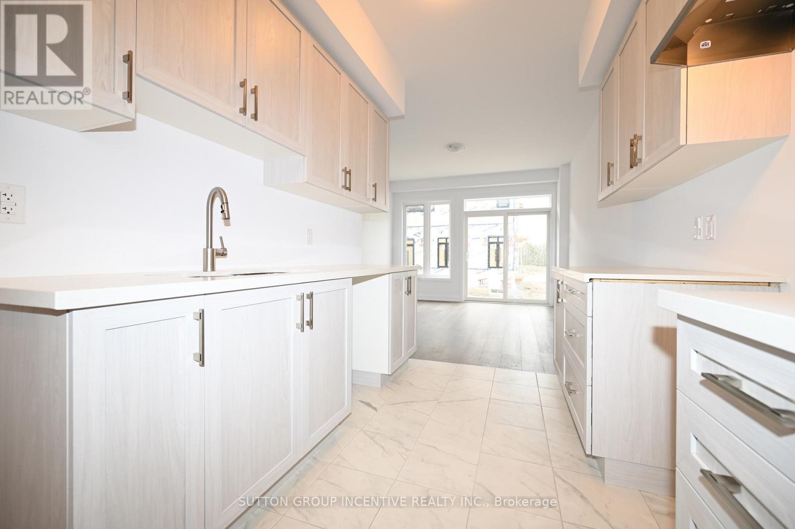 2 - 32 Winery Way, Barrie, Ontario  L9J 0Y3 - Photo 8 - S13018216