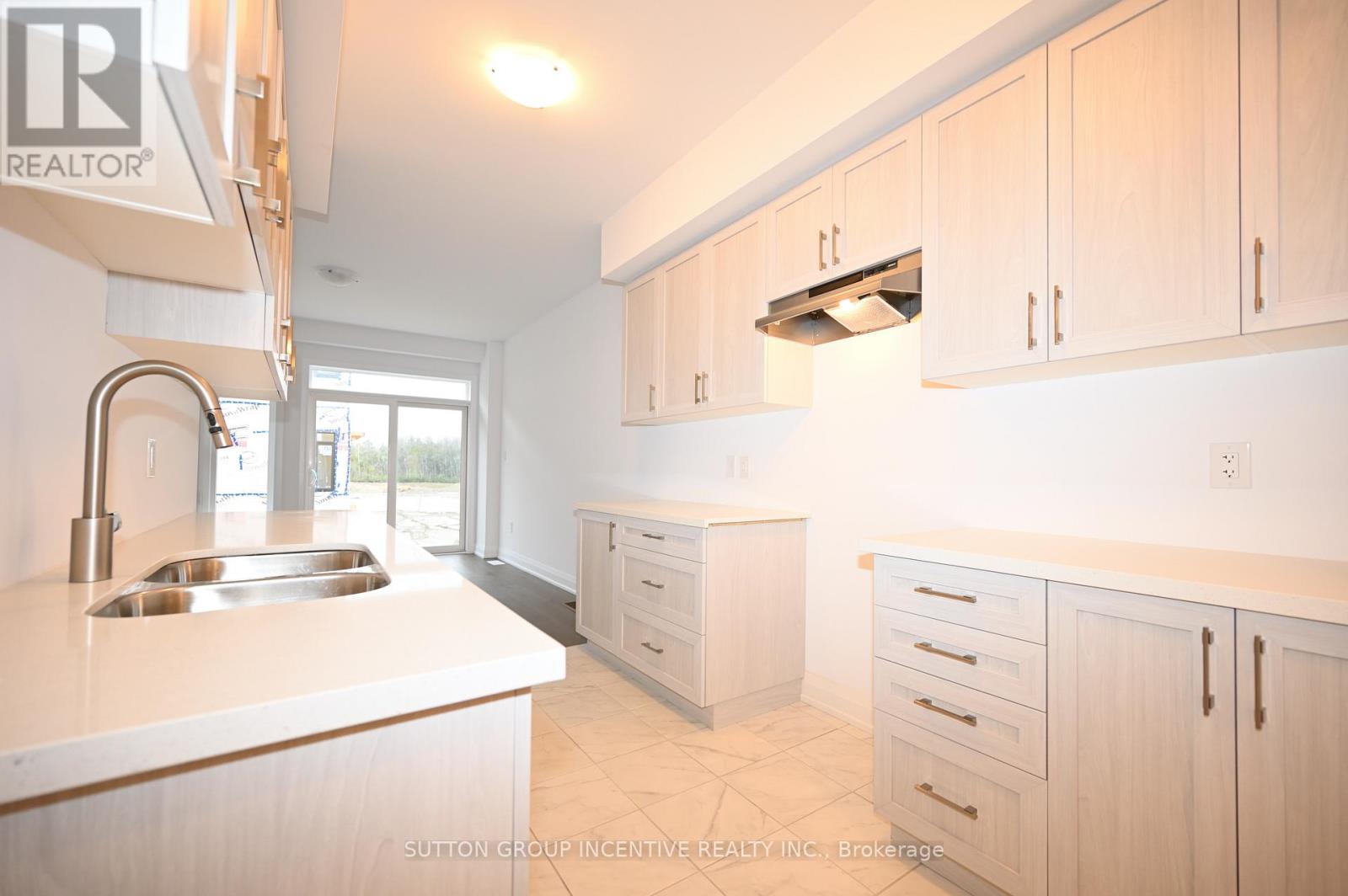 2 - 32 Winery Way, Barrie, Ontario  L9J 0Y3 - Photo 9 - S13018216