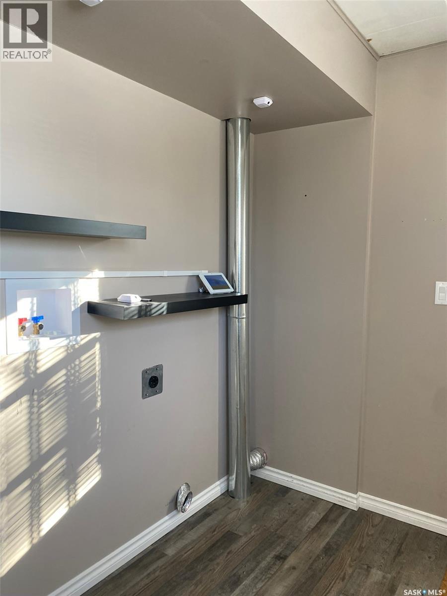 117 Prospect Avenue, Oxbow, Saskatchewan  S0C 2B0 - Photo 8 - SK033351