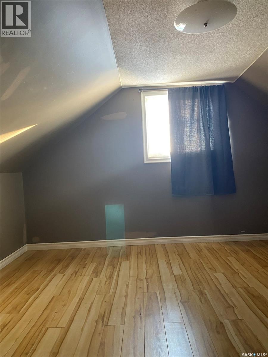 117 Prospect Avenue, Oxbow, Saskatchewan  S0C 2B0 - Photo 9 - SK033351