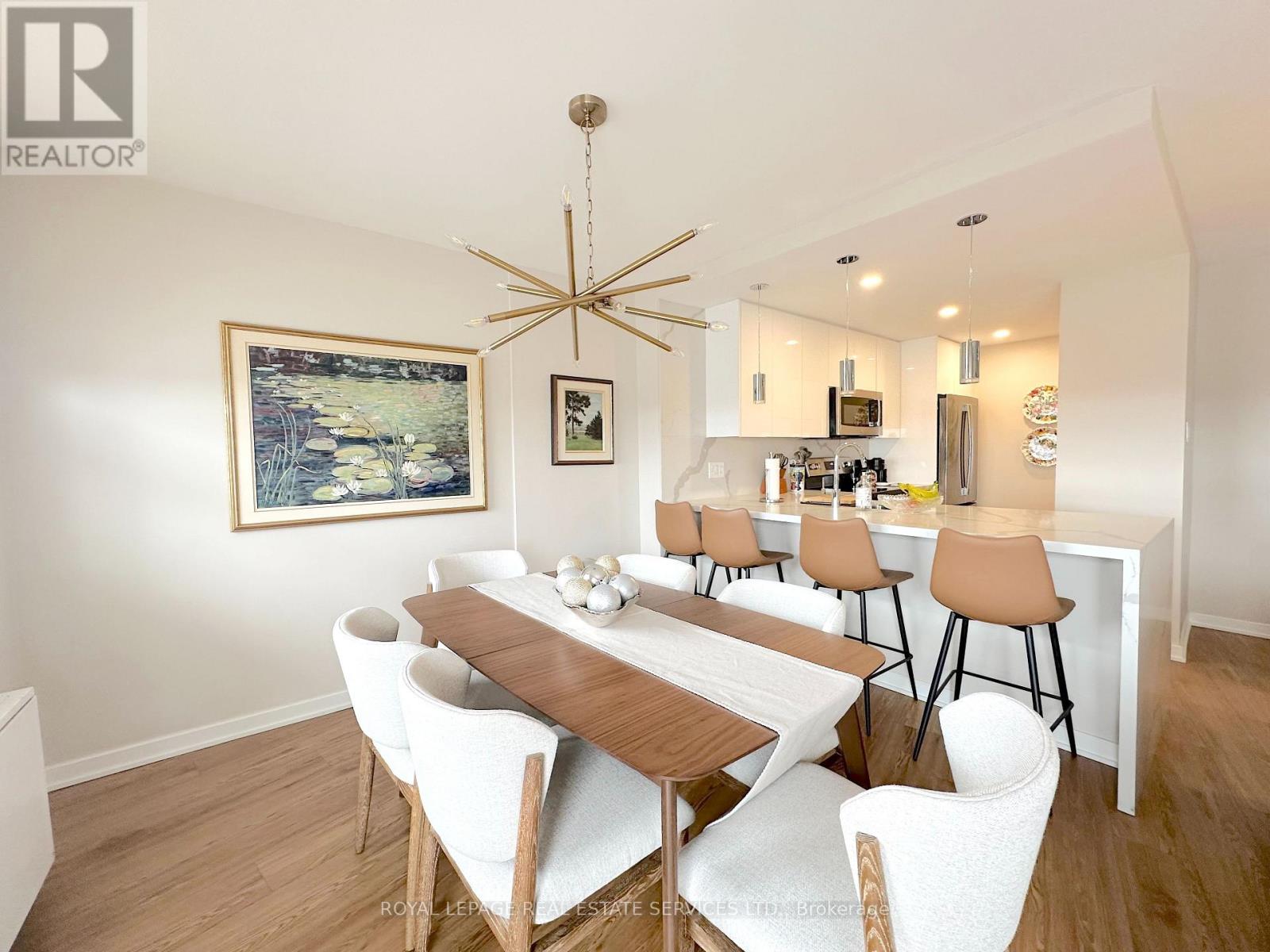 1201 - 125 Forsythe Street, Oakville, Ontario  L6K 3K1 - Photo 2 - W13018234