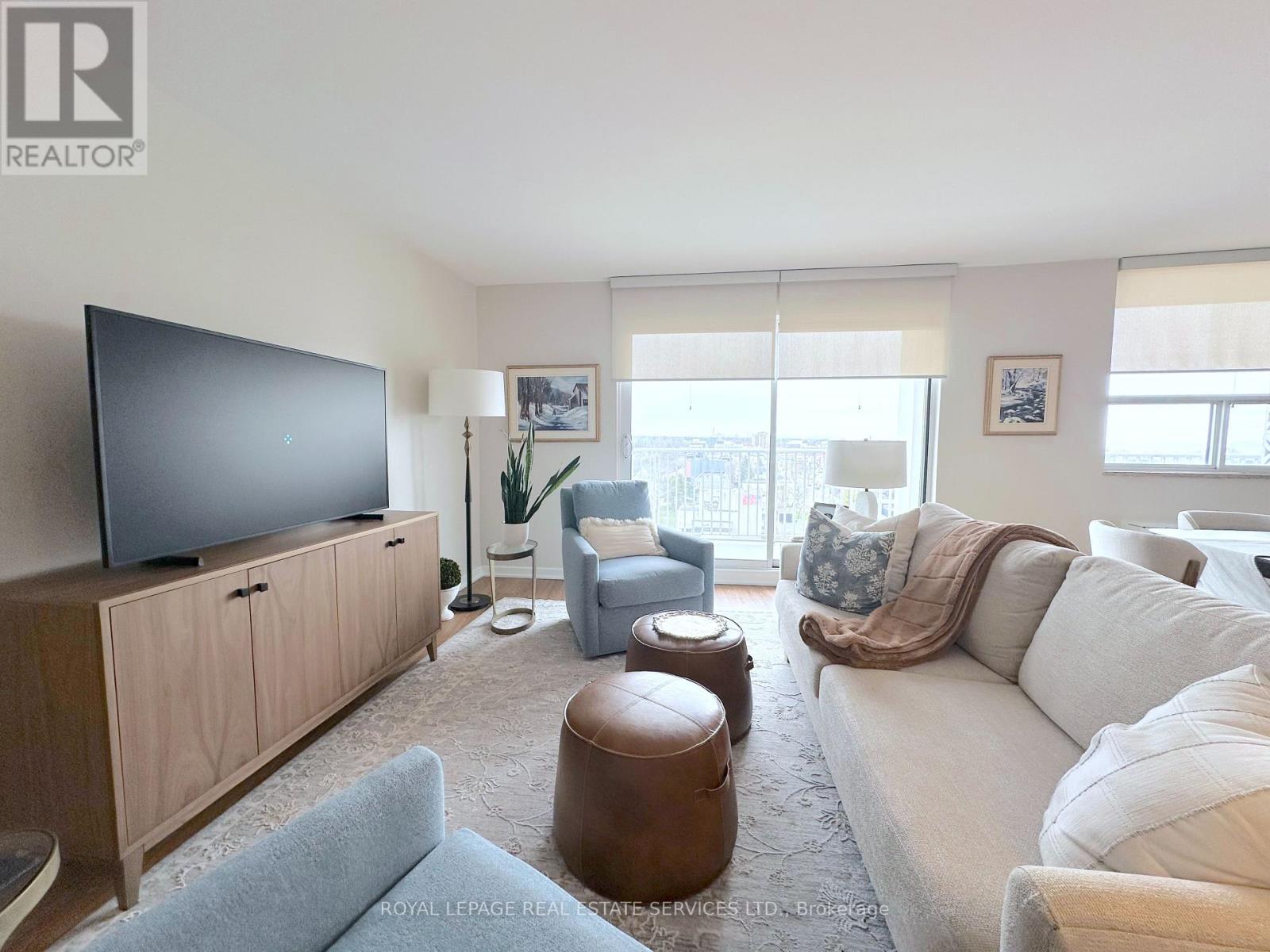 1201 - 125 Forsythe Street, Oakville, Ontario  L6K 3K1 - Photo 6 - W13018234