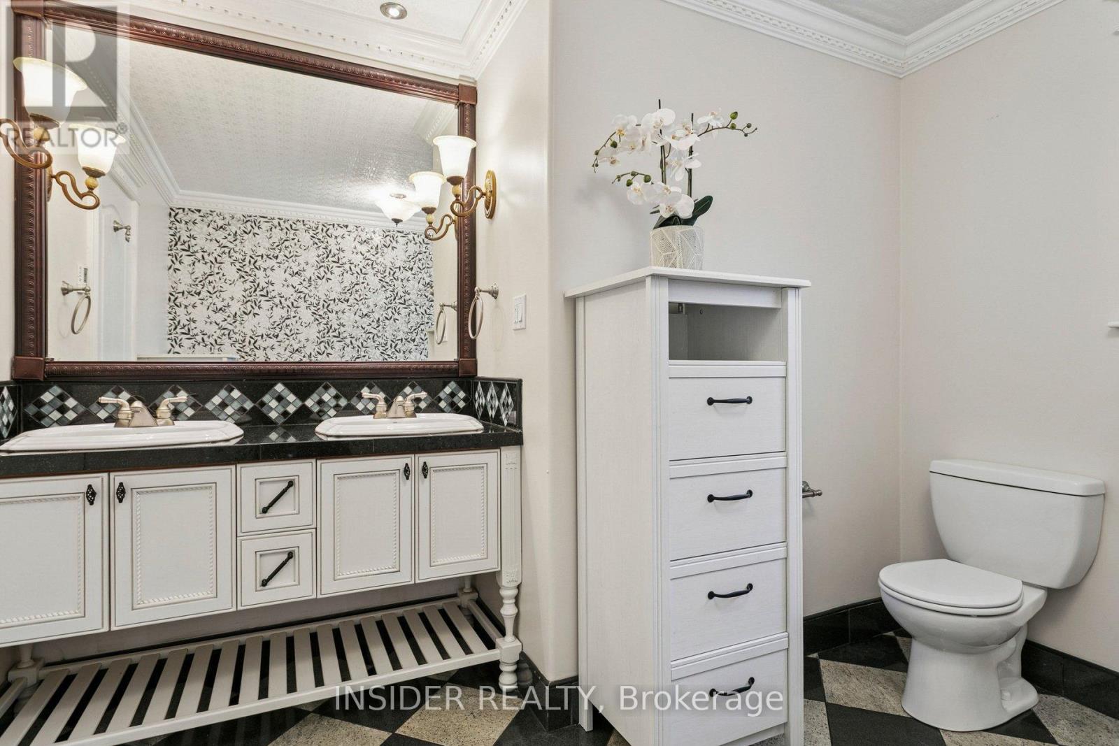 2078 Stanfield Road, Mississauga, Ontario  L4Y 1R5 - Photo 12 - W13018268