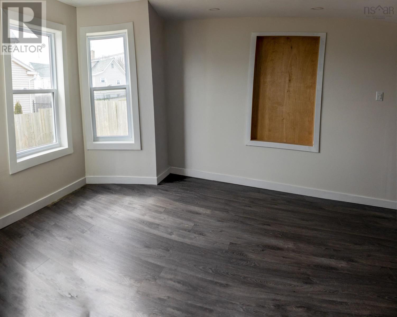 136 Victoria Street, Glace Bay, Nova Scotia  B1A 1Z8 - Photo 7 - 202602360