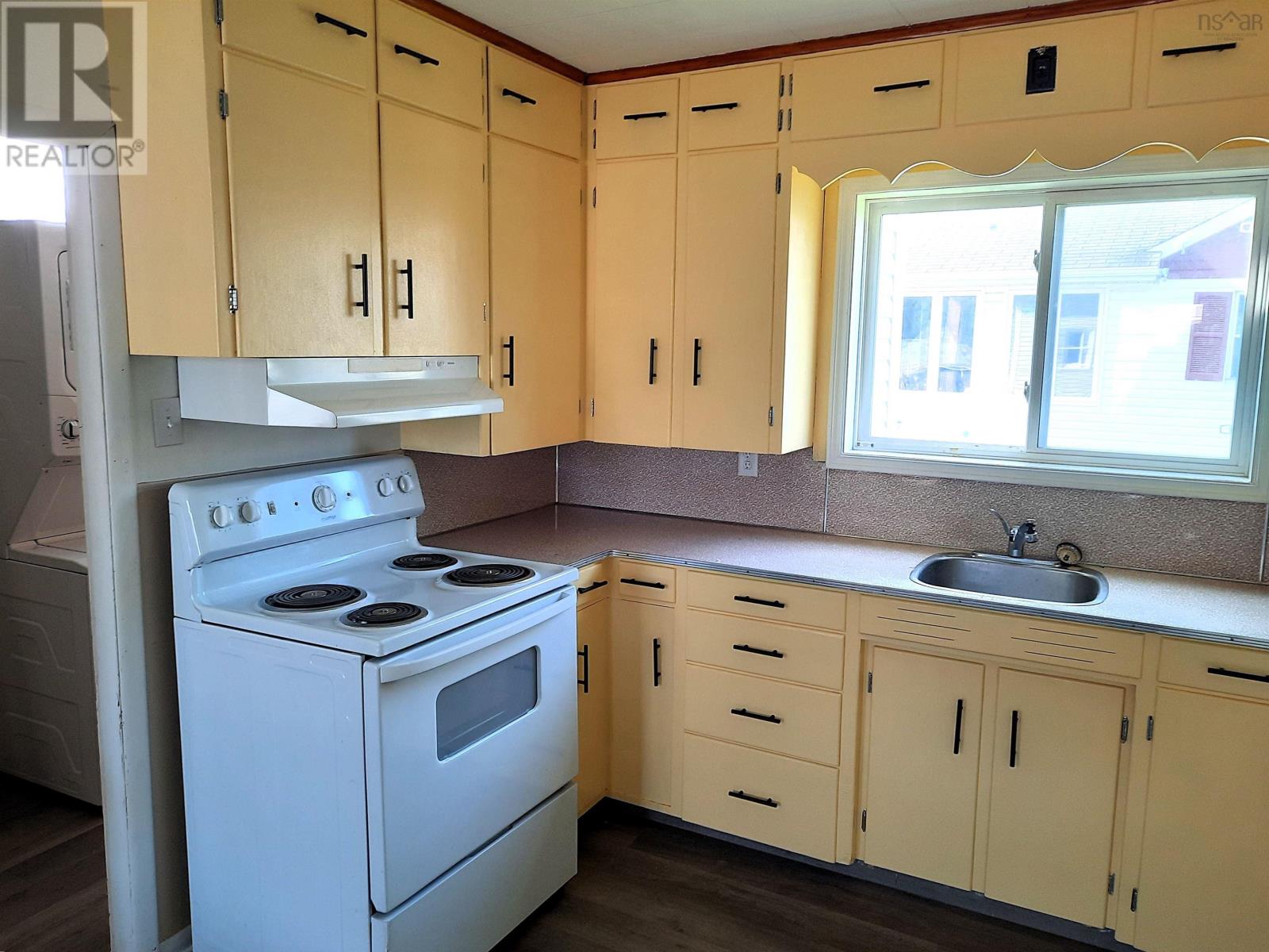 23 Queen Street, Amherst, Nova Scotia  B4H 1P7 - Photo 11 - 202606565