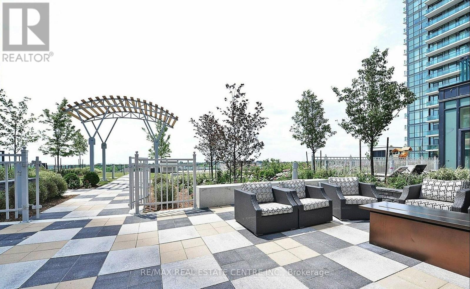 202 - 4070 Confederation Parkway, Mississauga, Ontario  L5B 0E9 - Photo 9 - W12989666