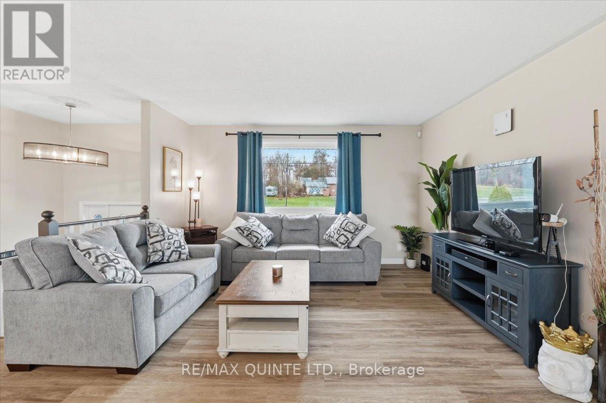 94 Cloverleaf Drive, Belleville, Ontario  K8N 4Z5 - Photo 10 - X12823146