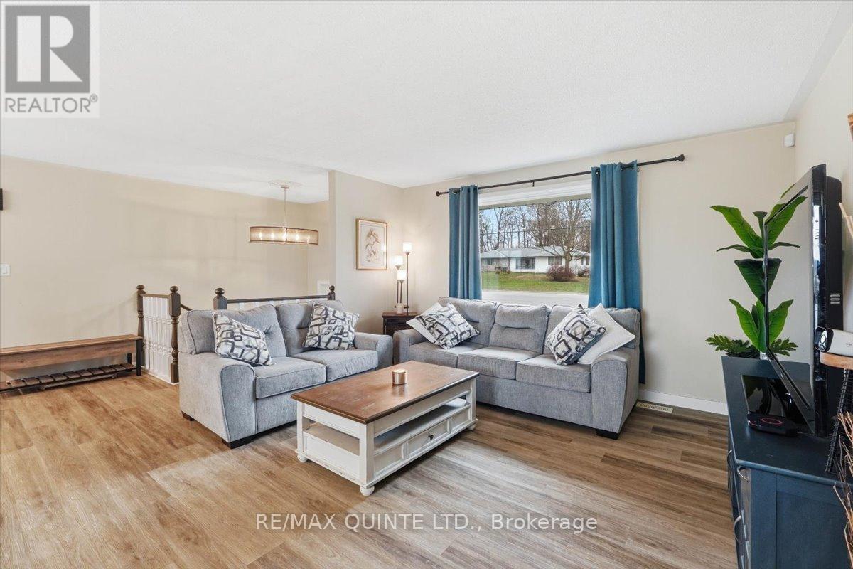 94 Cloverleaf Drive, Belleville, Ontario  K8N 4Z5 - Photo 9 - X12823146