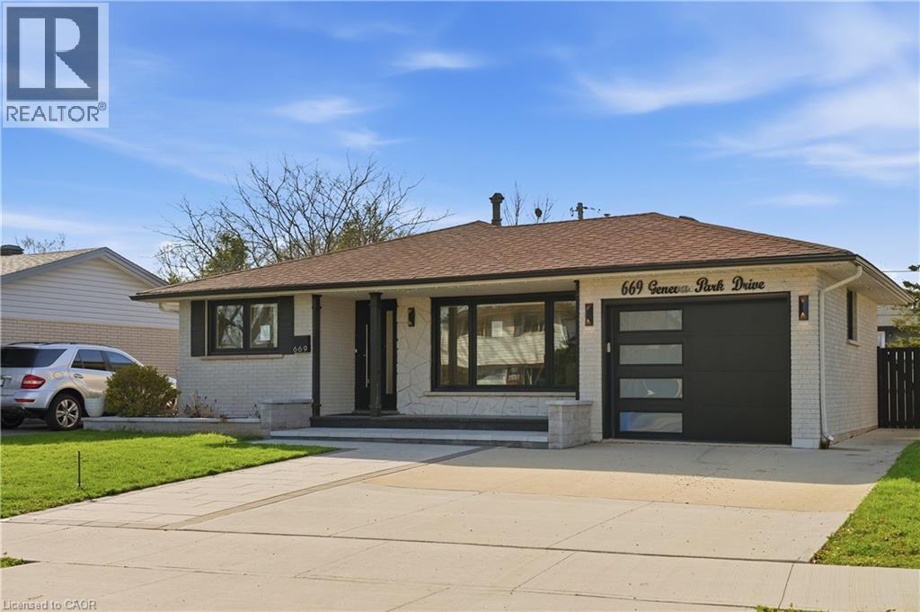 669 Geneva Park Drive, Burlington, Ontario  L7N 3C2 - Photo 2 - 40821066