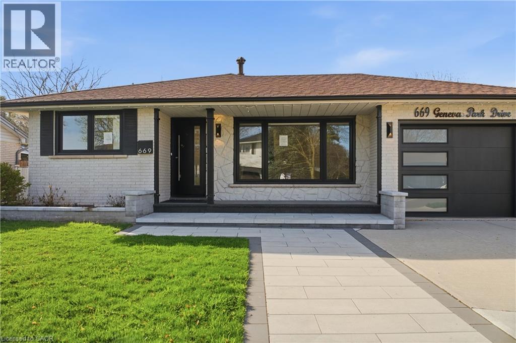 669 Geneva Park Drive, Burlington, Ontario  L7N 3C2 - Photo 3 - 40821066