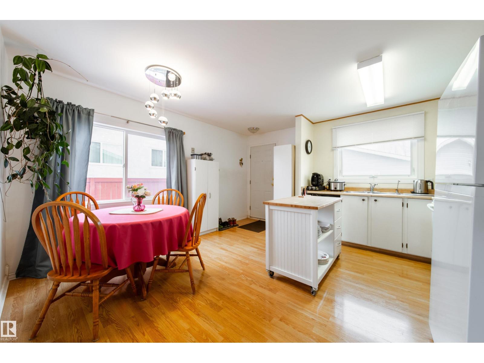 1104 35 St Nw, Edmonton, Alberta  T6L 3E7 - Photo 5 - E4482725