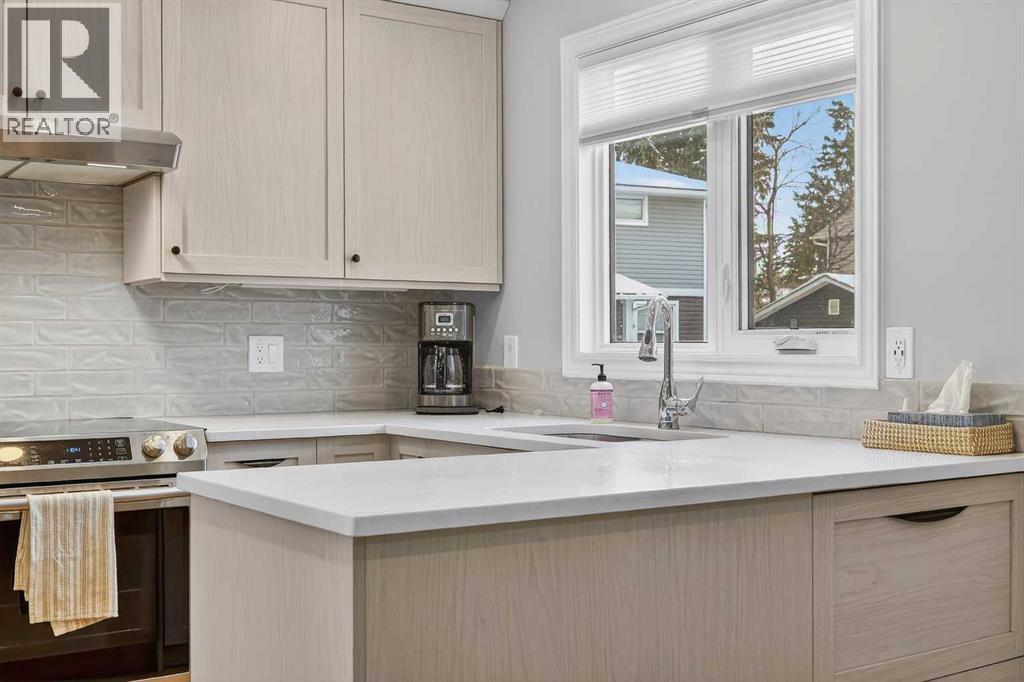 563 Regal Park Ne, Calgary, Alberta  T2E 0S6 - Photo 6 - A2300475