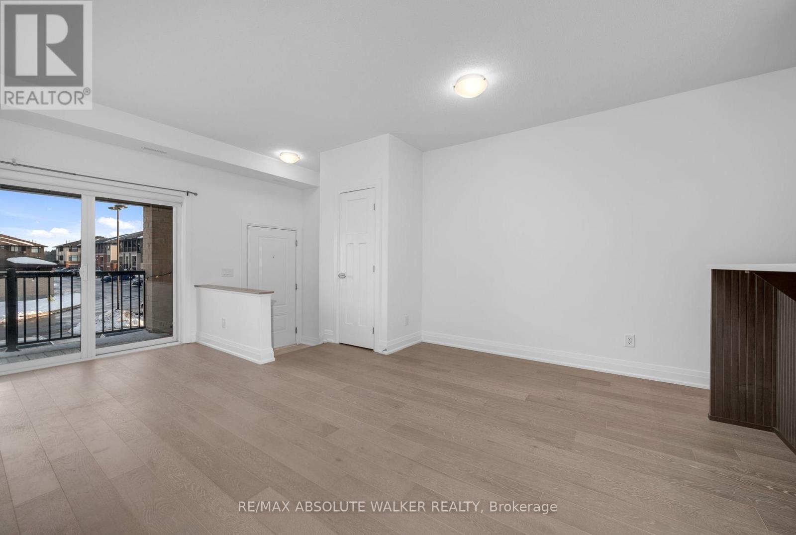 E - 10 Jaguar Private, Ottawa, Ontario  K2V 0J3 - Photo 4 - X13018304