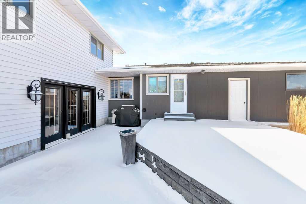 810 10 Avenue, Wainwright, Alberta  T9W 1B8 - Photo 40 - A2303202