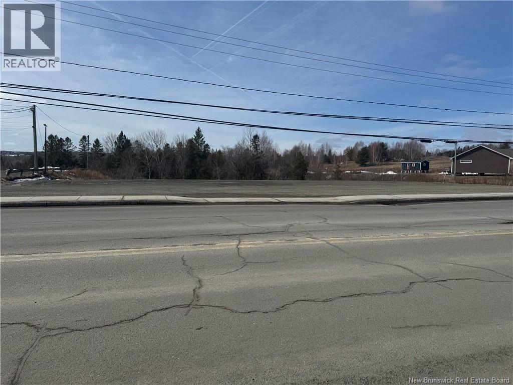 295 Connell Street, Woodstock, New Brunswick  E7M 1L3 - Photo 1 - NB131314