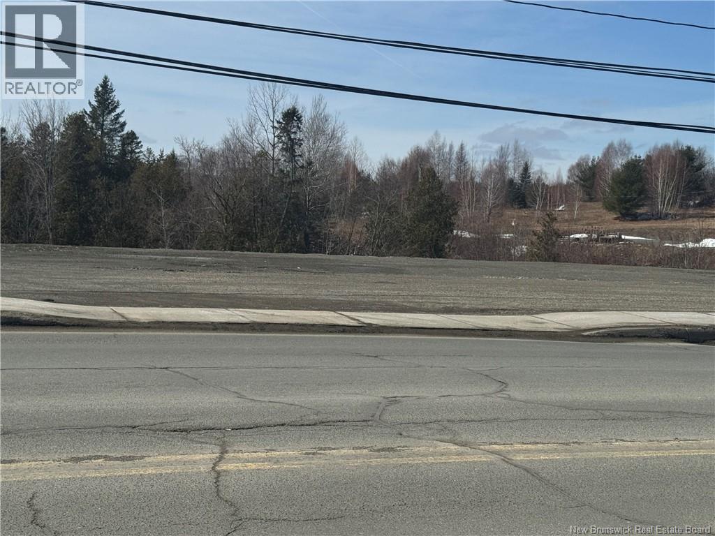 295 Connell Street, Woodstock, New Brunswick  E7M 1L3 - Photo 2 - NB131314