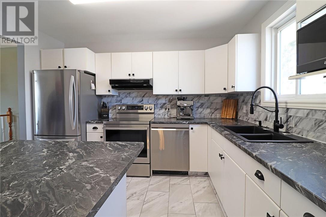 3274 Percy Avenue, Val Caron, Ontario  P3N 1A3 - Photo 10 - 2127192