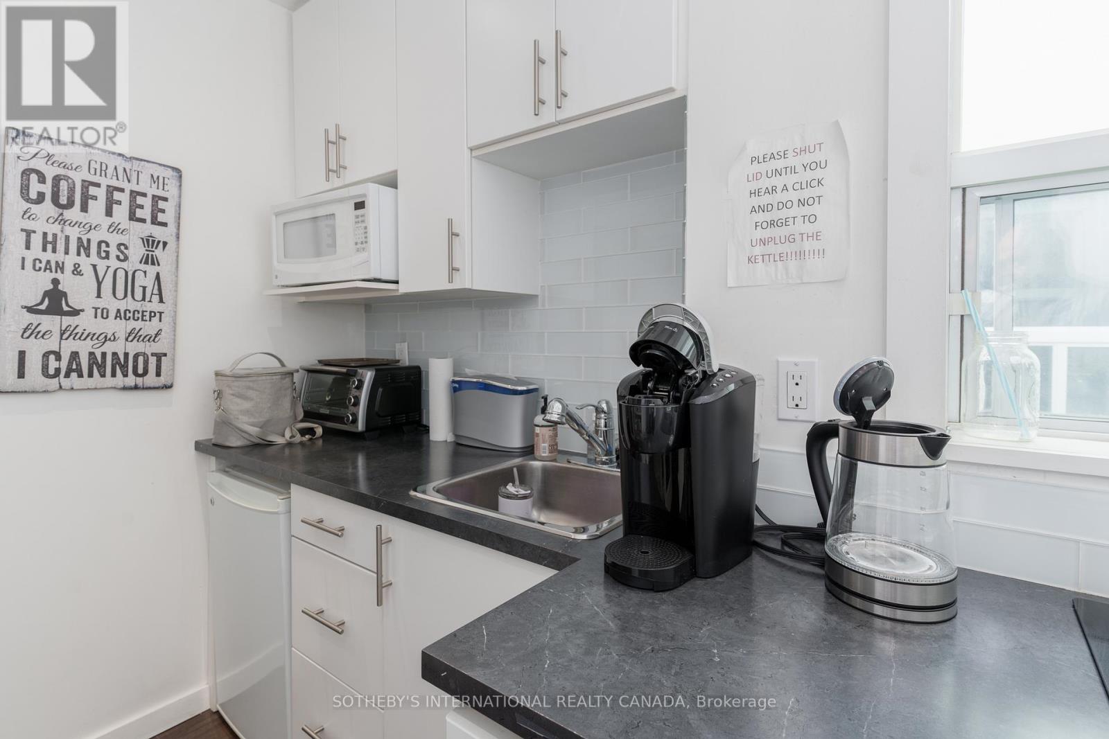 2nd Fl - 1961 Avenue Road, Toronto, Ontario  M5M 4A3 - Photo 11 - C13018292