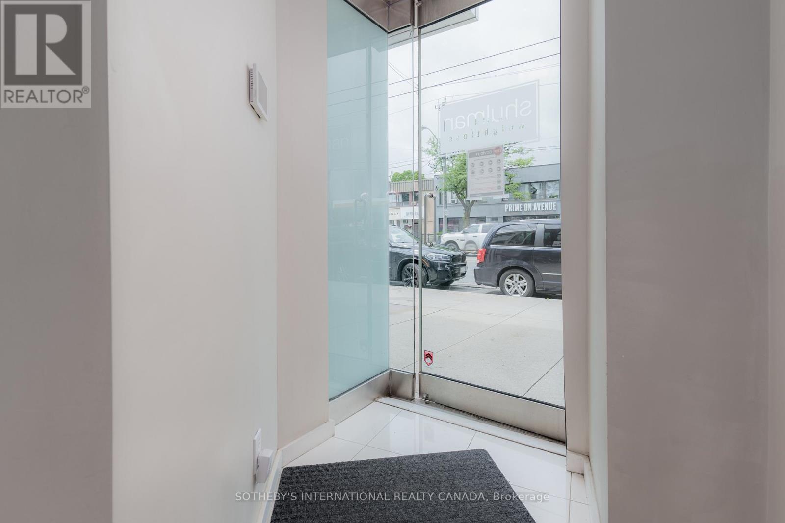 2nd Fl - 1961 Avenue Road, Toronto, Ontario  M5M 4A3 - Photo 2 - C13018292