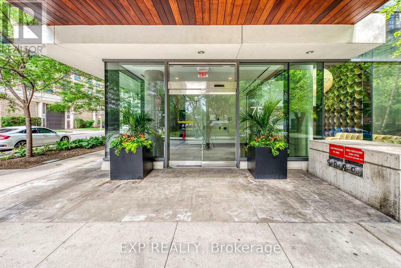 2908 - 75 St Nicholas Street, Toronto, Ontario  M4Y 0A5 - Photo 3 - C13018300