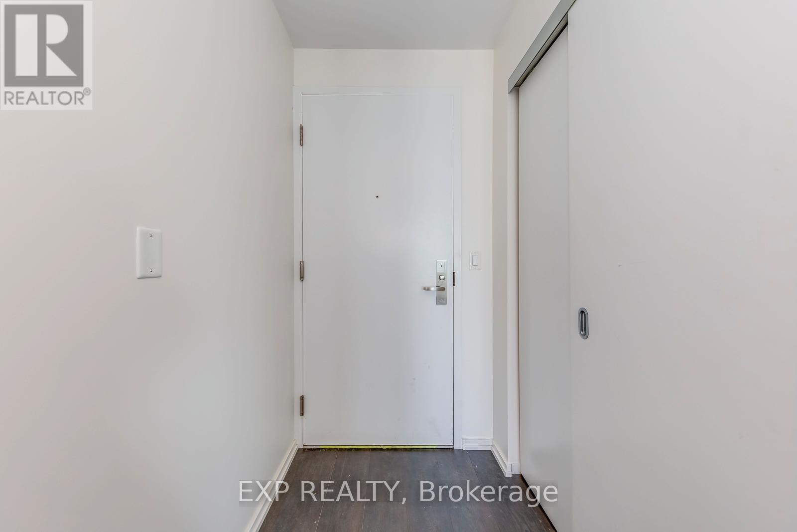 2908 - 75 St Nicholas Street, Toronto, Ontario  M4Y 0A5 - Photo 4 - C13018300