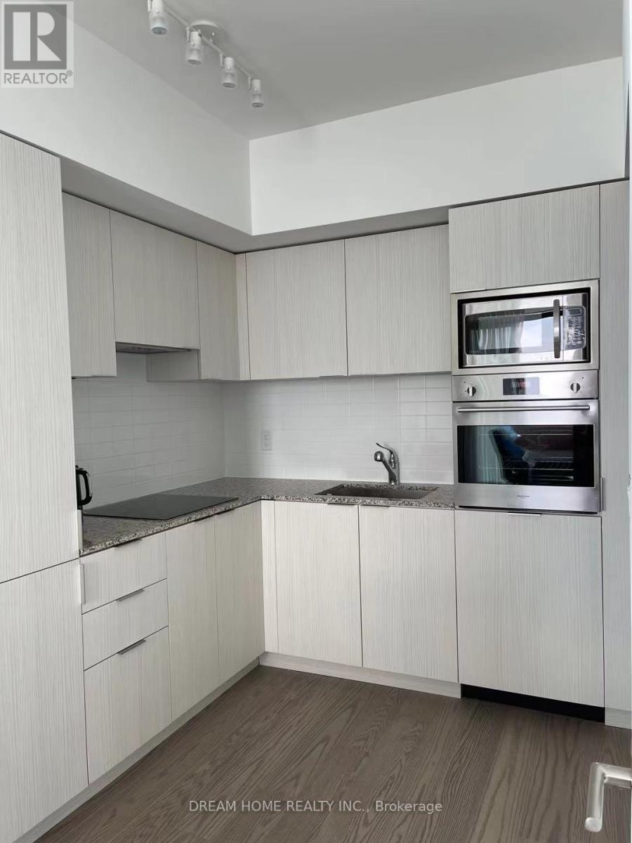 5502 - 11 Wellesley Street W, Toronto, Ontario  M4Y 1E8 - Photo 2 - C13018308