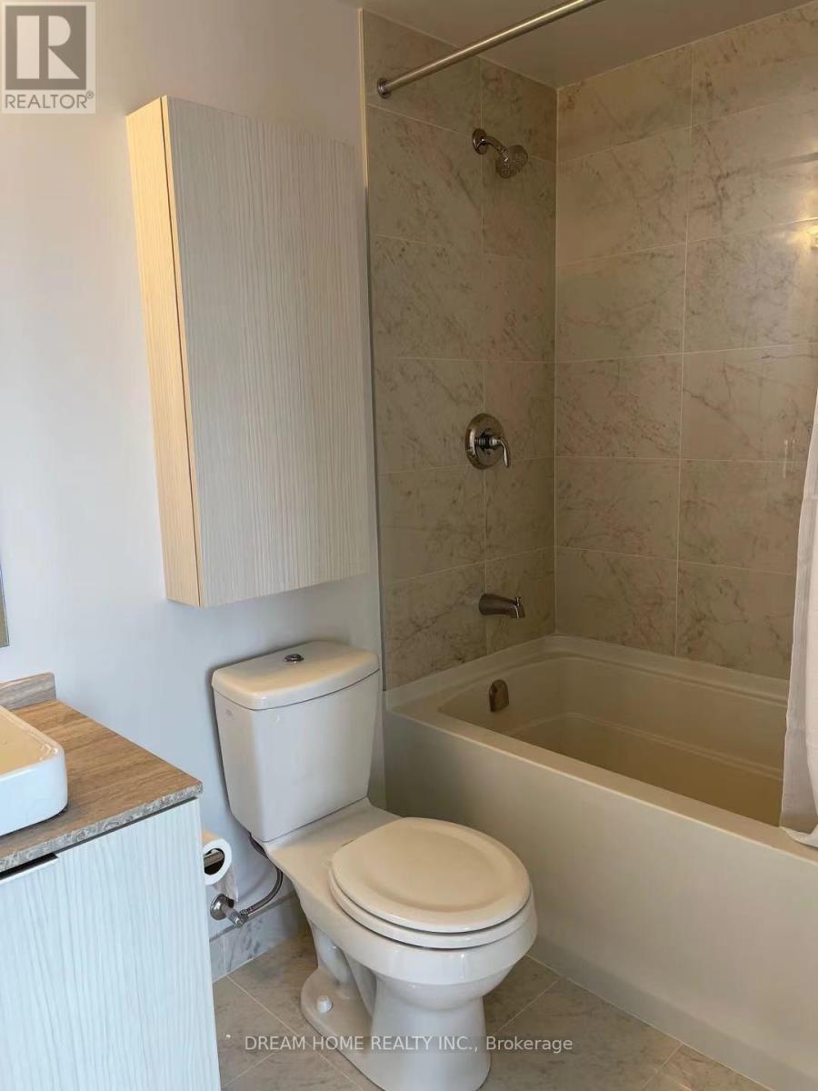 5502 - 11 Wellesley Street W, Toronto, Ontario  M4Y 1E8 - Photo 3 - C13018308