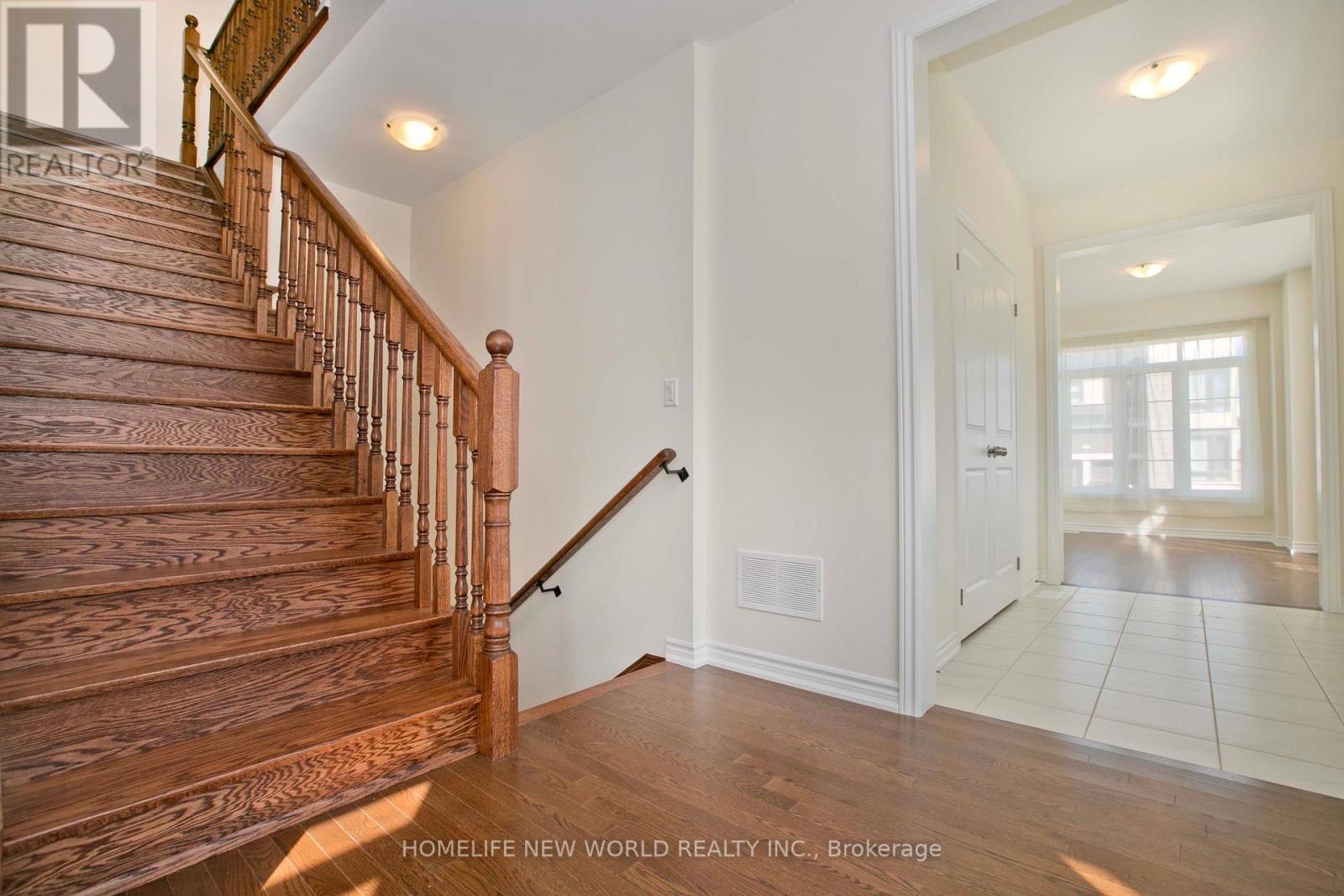 1864 Irish Moss Square, Pickering, Ontario  L1Y 0B4 - Photo 12 - E13018316