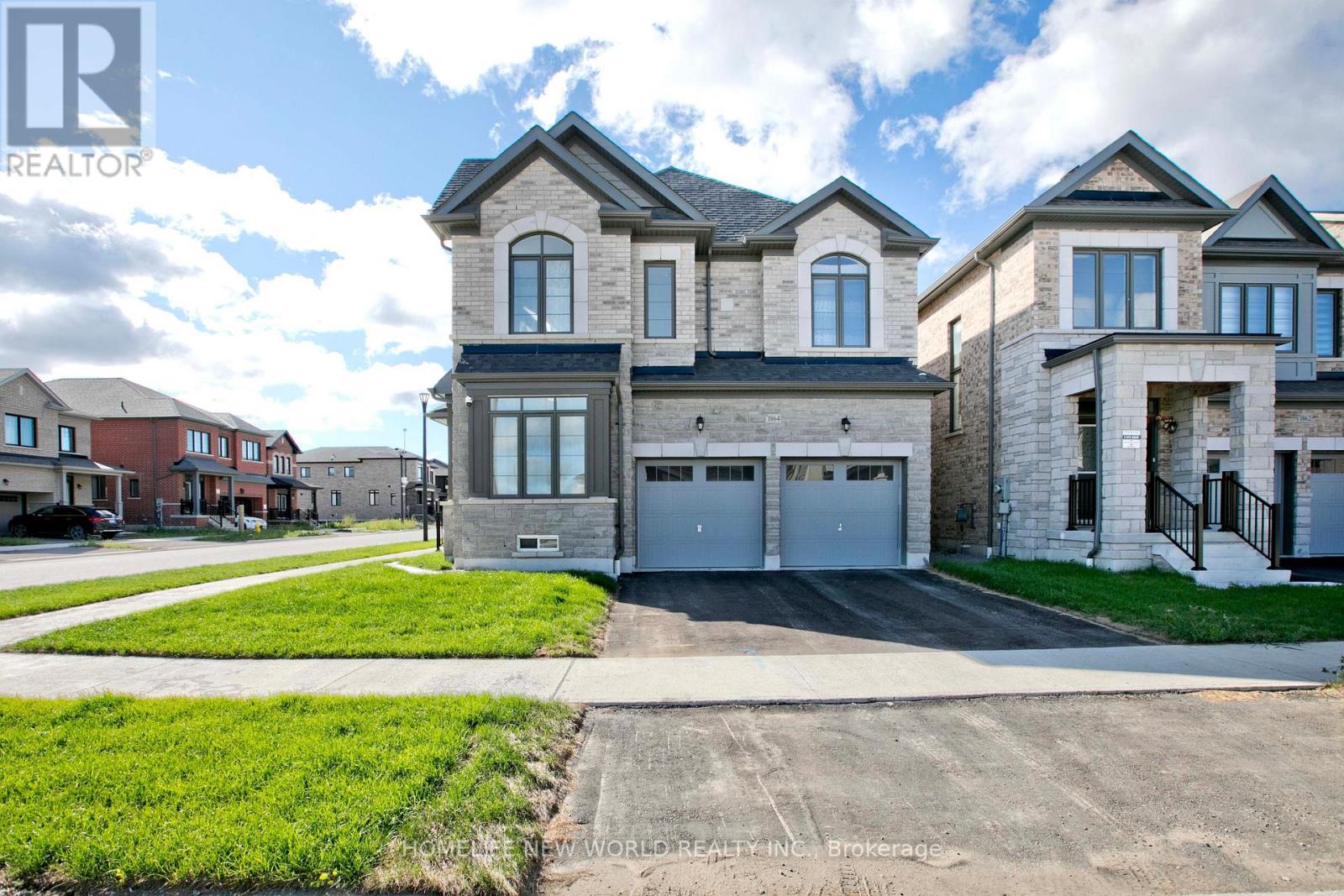 1864 Irish Moss Square, Pickering, Ontario  L1Y 0B4 - Photo 2 - E13018316
