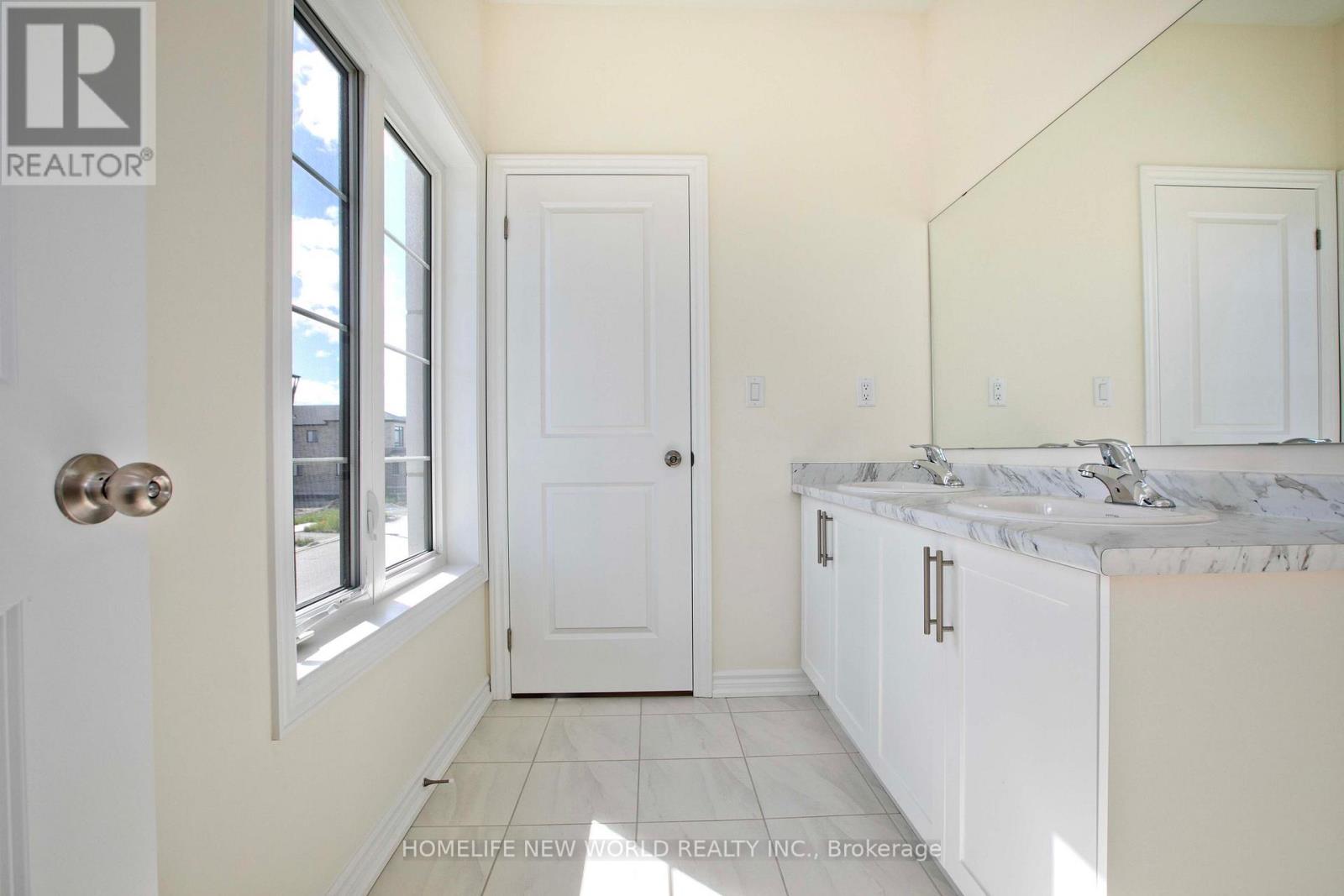 1864 Irish Moss Square, Pickering, Ontario  L1Y 0B4 - Photo 21 - E13018316