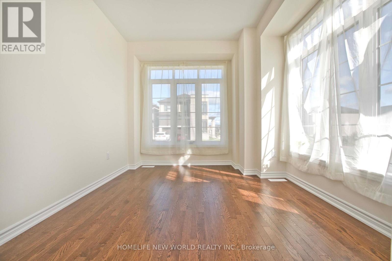 1864 Irish Moss Square, Pickering, Ontario  L1Y 0B4 - Photo 3 - E13018316