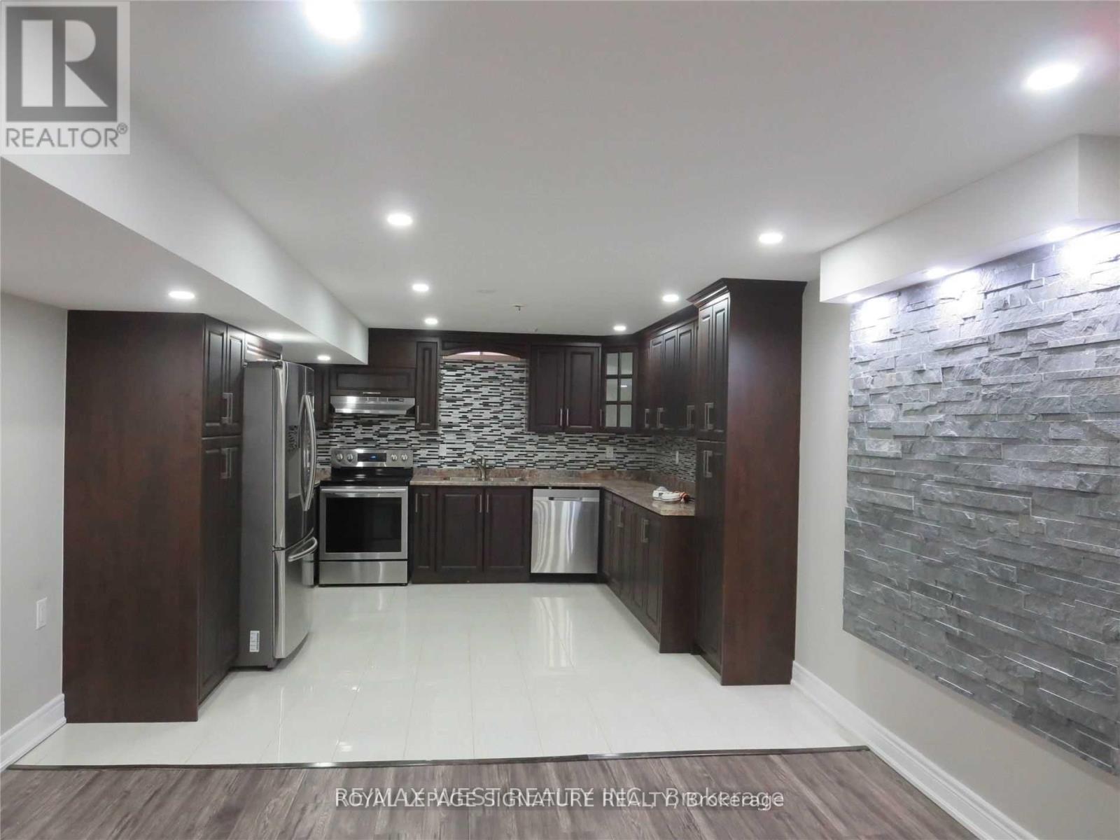 Bsmt - 6 Venue Road, Brampton, Ontario  L6P 4E5 - Photo 4 - W13012206