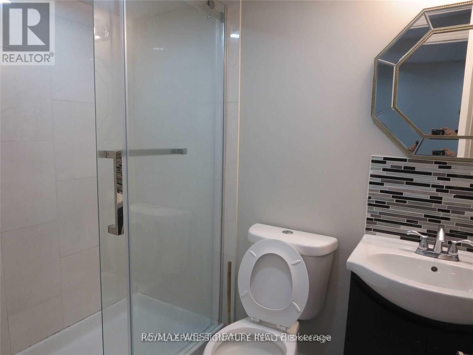 Bsmt - 6 Venue Road, Brampton, Ontario  L6P 4E5 - Photo 11 - W13012206