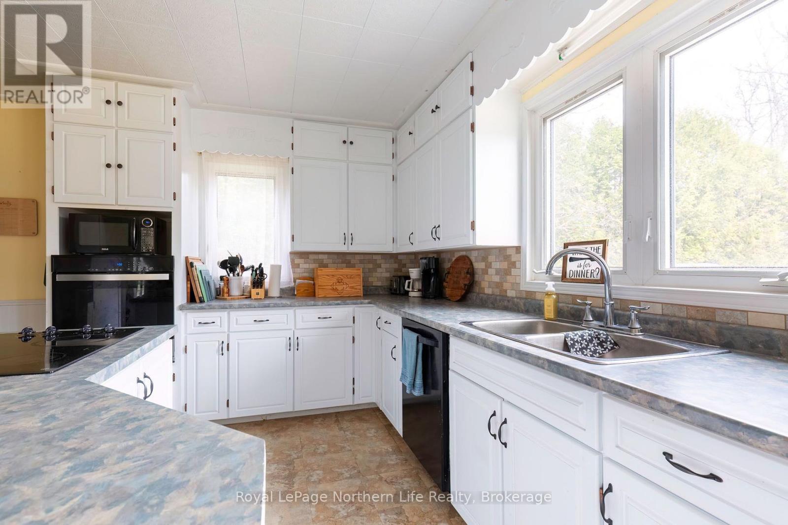 306 Spetz Avenue, Powassan, Ontario  P0H 1Z0 - Photo 3 - X13018294