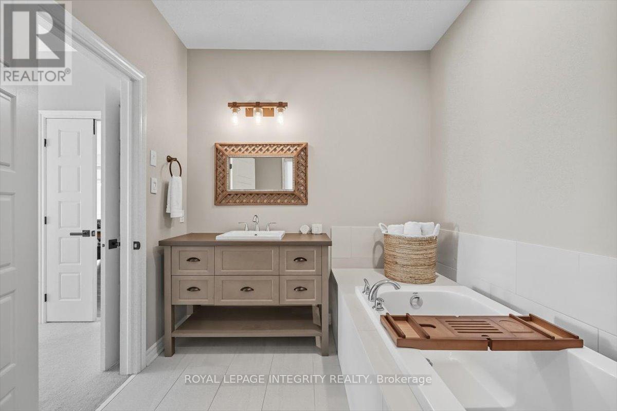 819 Tewin Circle, Ottawa, Ontario  K4A 1K2 - Photo 23 - X12903494