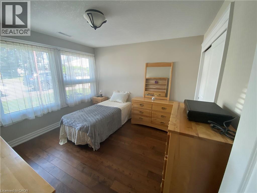 36 Mckenna Court, Hamilton, Ontario  L9B 1T8 - Photo 6 - 40802682