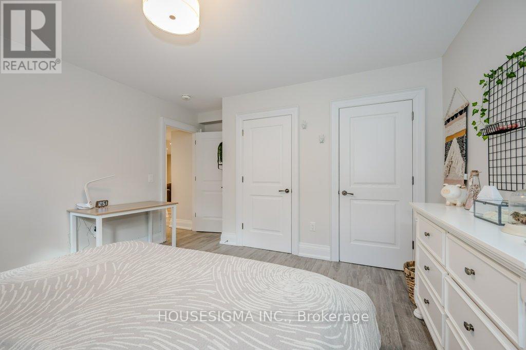 1298 Pinegrove Road, Oakville, Ontario  L6L 2X3 - Photo 42 - W13018306