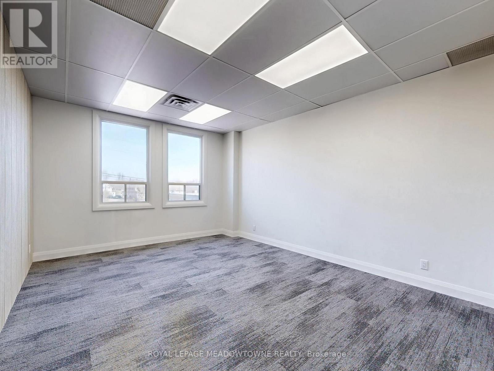 E - 37 Main Street S, Halton Hills, Ontario  L7G 3G2 - Photo 2 - W13018318