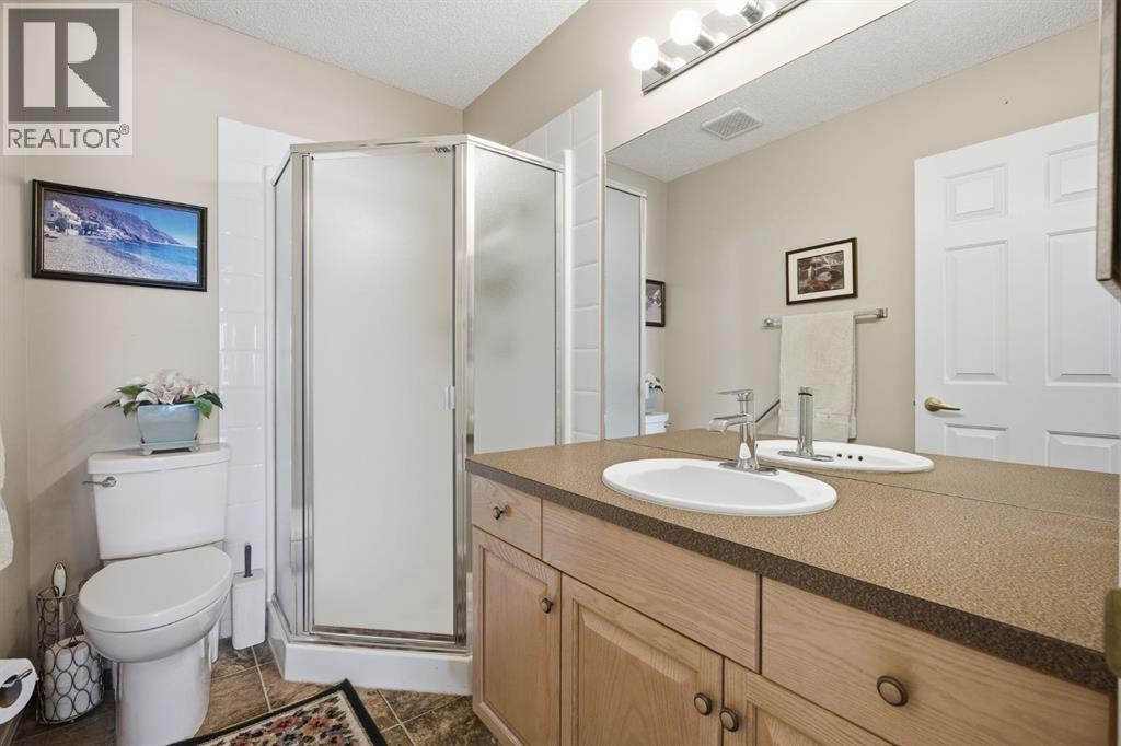 216 Valley Ridge Heights Nw, Calgary, Alberta  T3B 5T3 - Photo 18 - A2297751