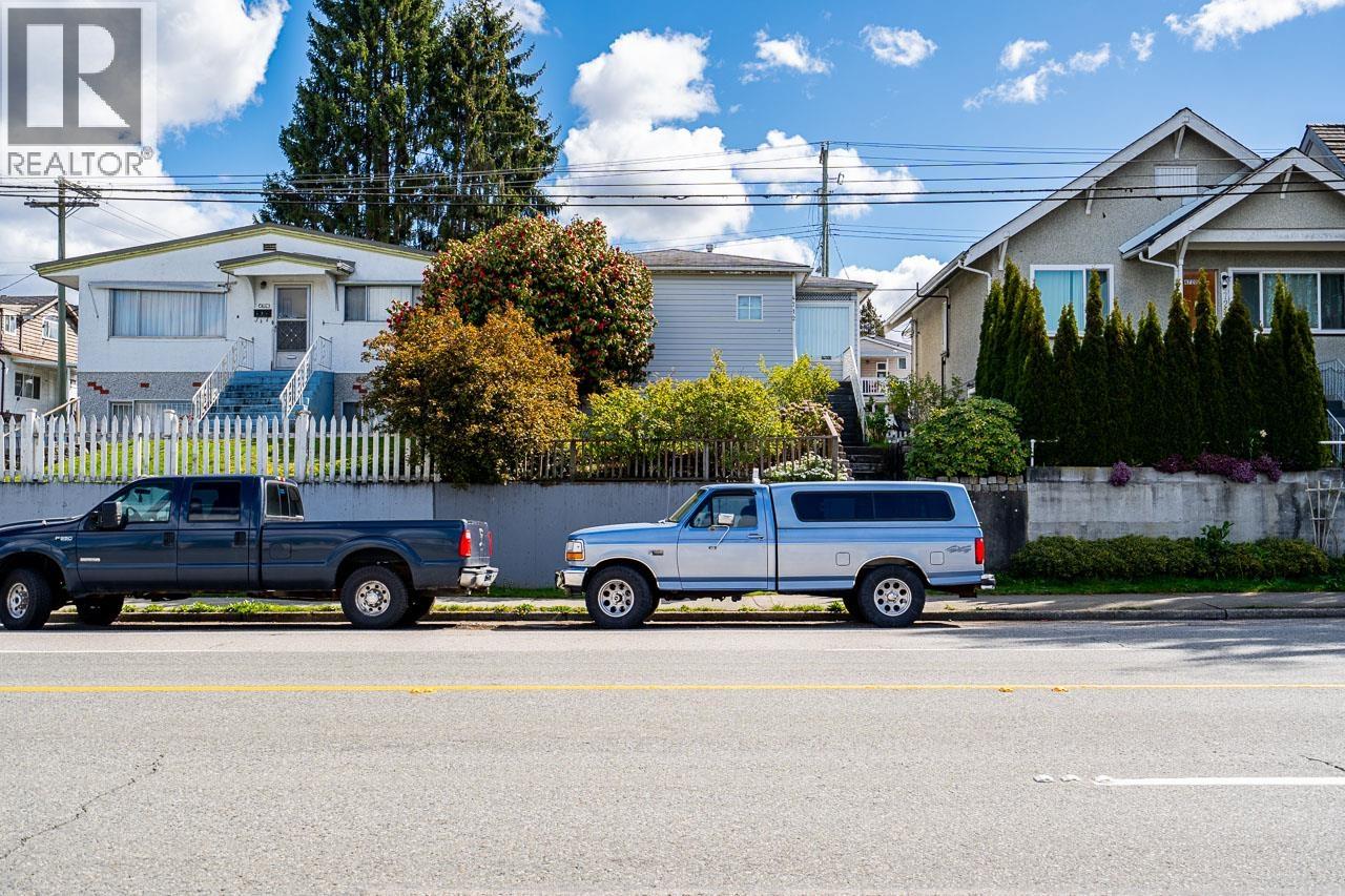 4712 VICTORIA DRIVE, Vancouver, British Columbia