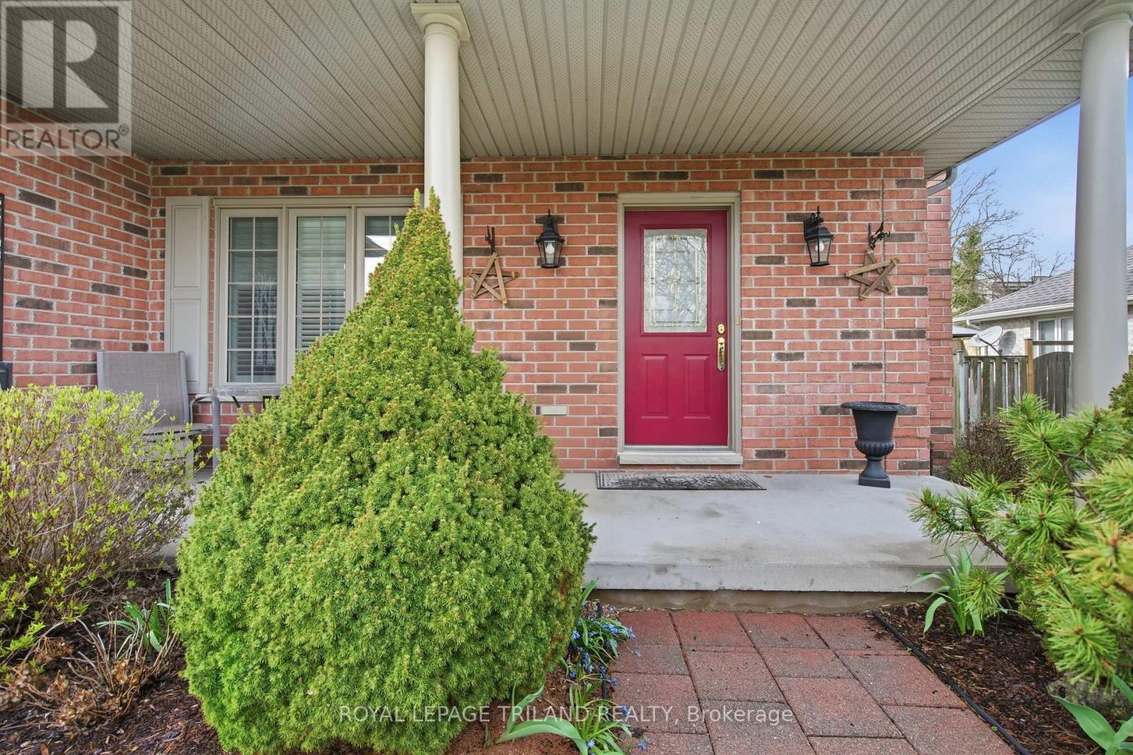 32 Wingreen Lane, Middlesex Centre, Ontario  N0L 1R0 - Photo 3 - X13018468