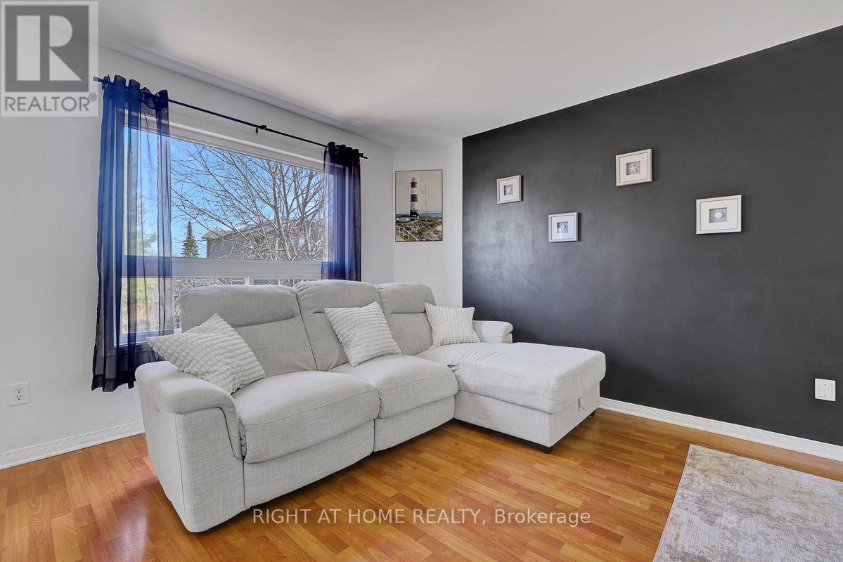 70 Frieday Street, Arnprior, Ontario  K7S 0A6 - Photo 7 - X13018434