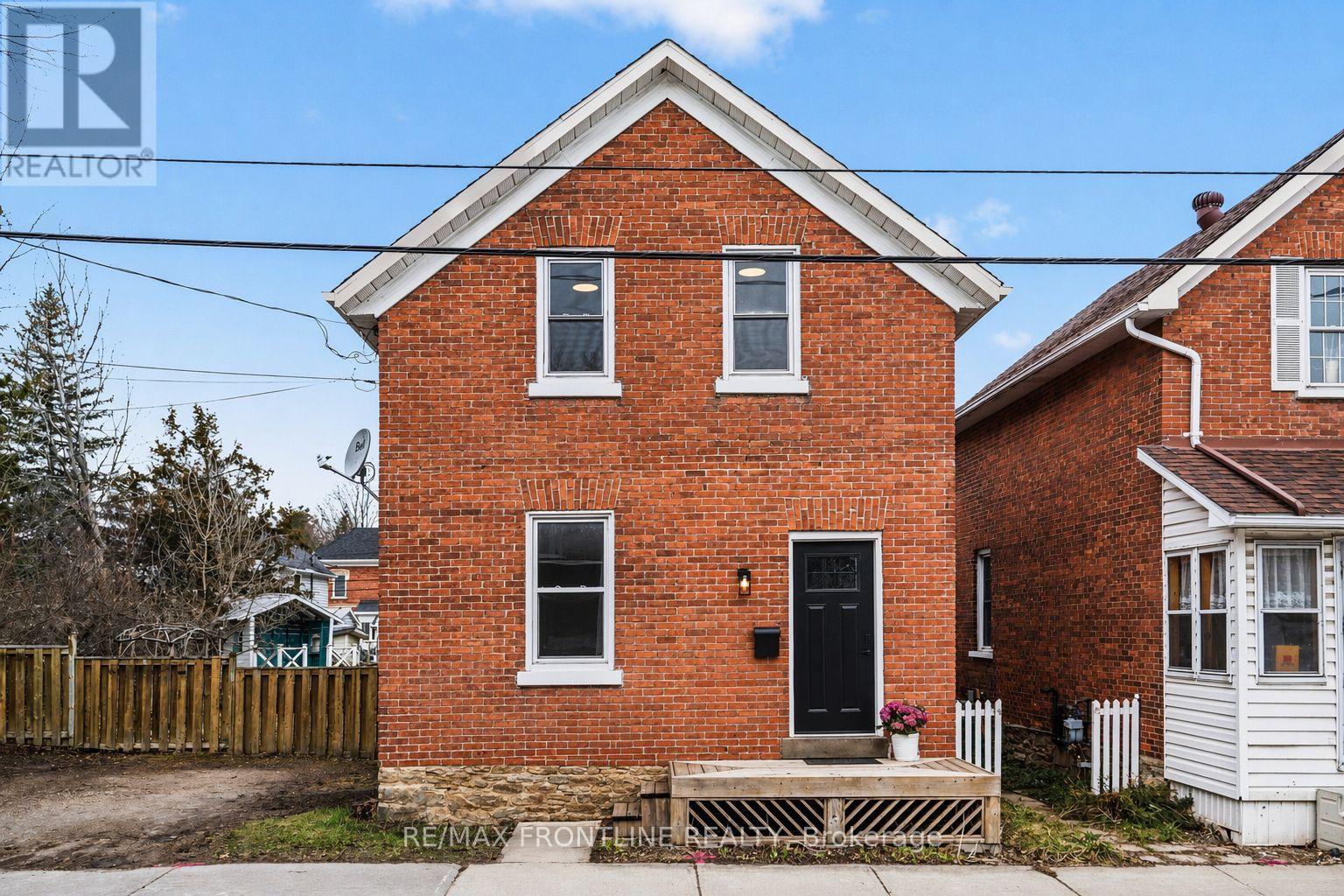 101 Peter Street, Perth, Ontario  K7H 1S4 - Photo 2 - X13018396