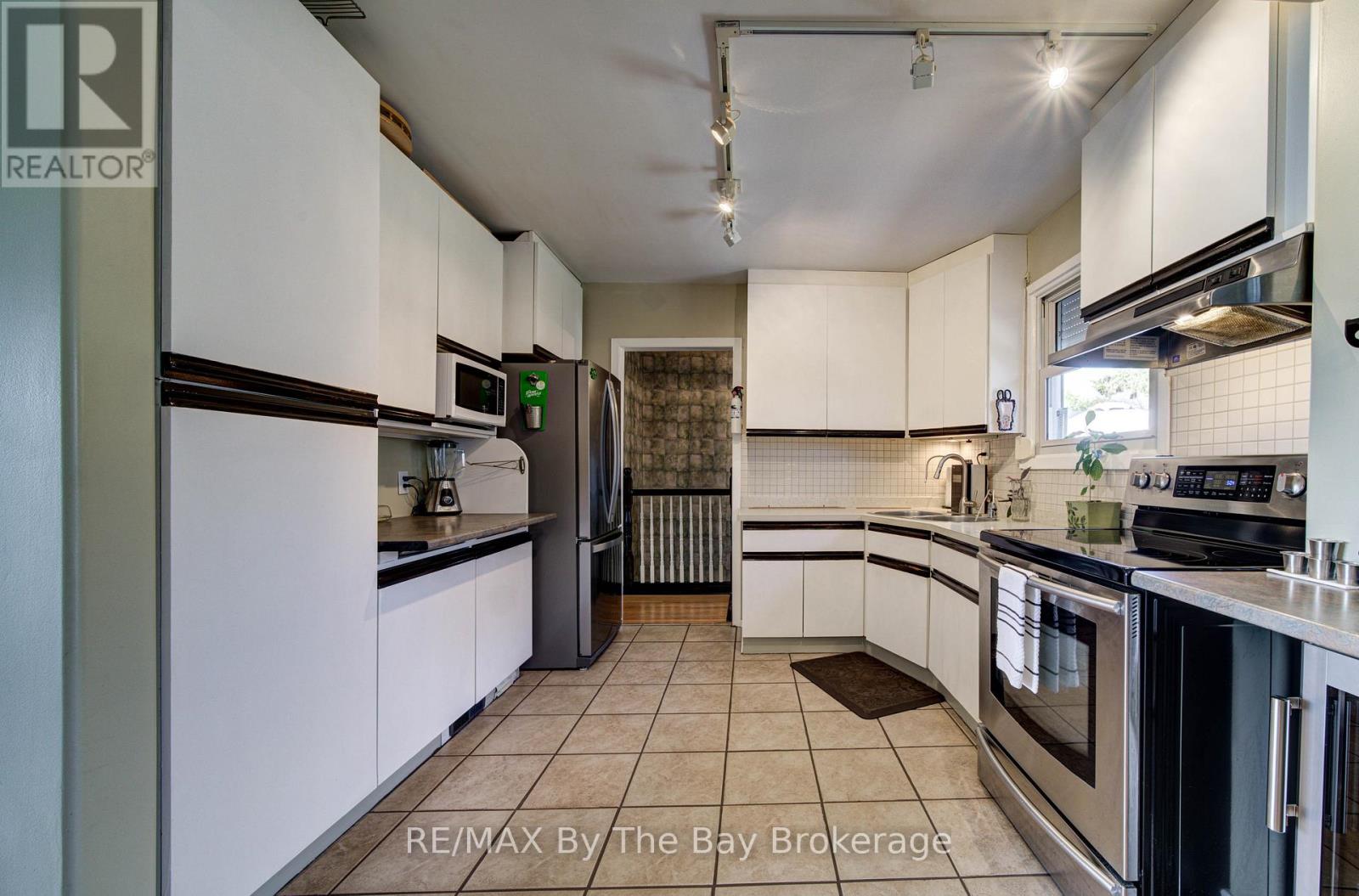 31 Saunders Street, Collingwood, Ontario  L9Y 0G3 - Photo 16 - S13018448