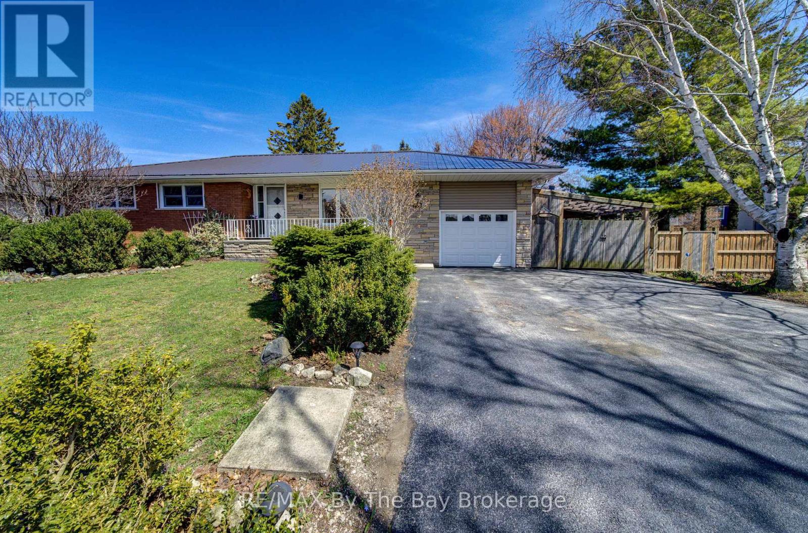 31 Saunders Street, Collingwood, Ontario  L9Y 0G3 - Photo 2 - S13018448