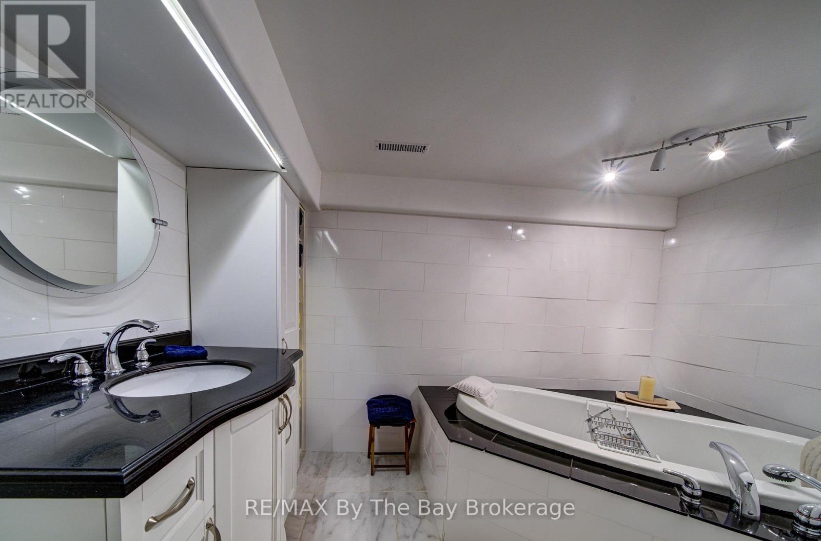 31 Saunders Street, Collingwood, Ontario  L9Y 0G3 - Photo 33 - S13018448