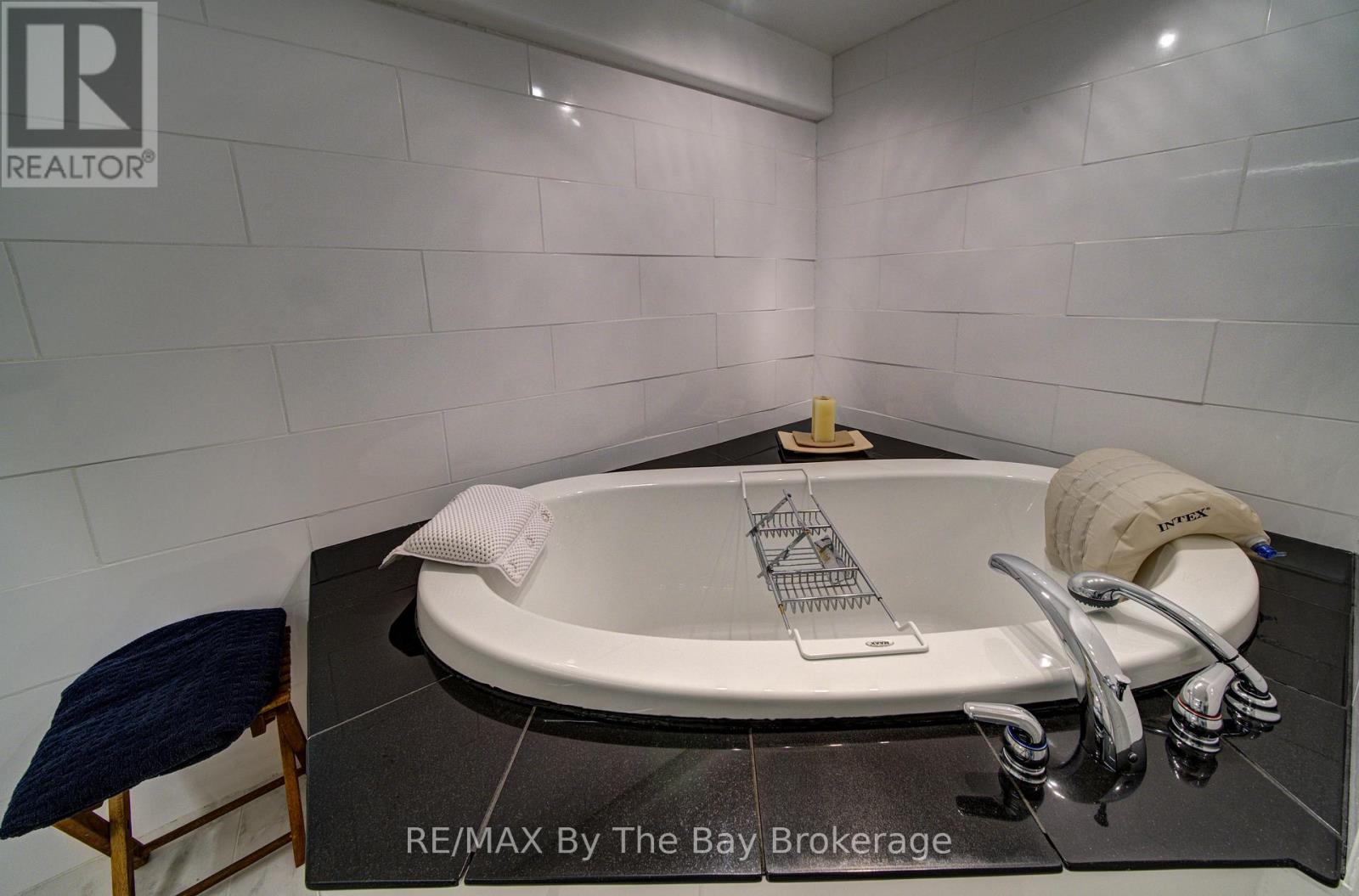 31 Saunders Street, Collingwood, Ontario  L9Y 0G3 - Photo 34 - S13018448