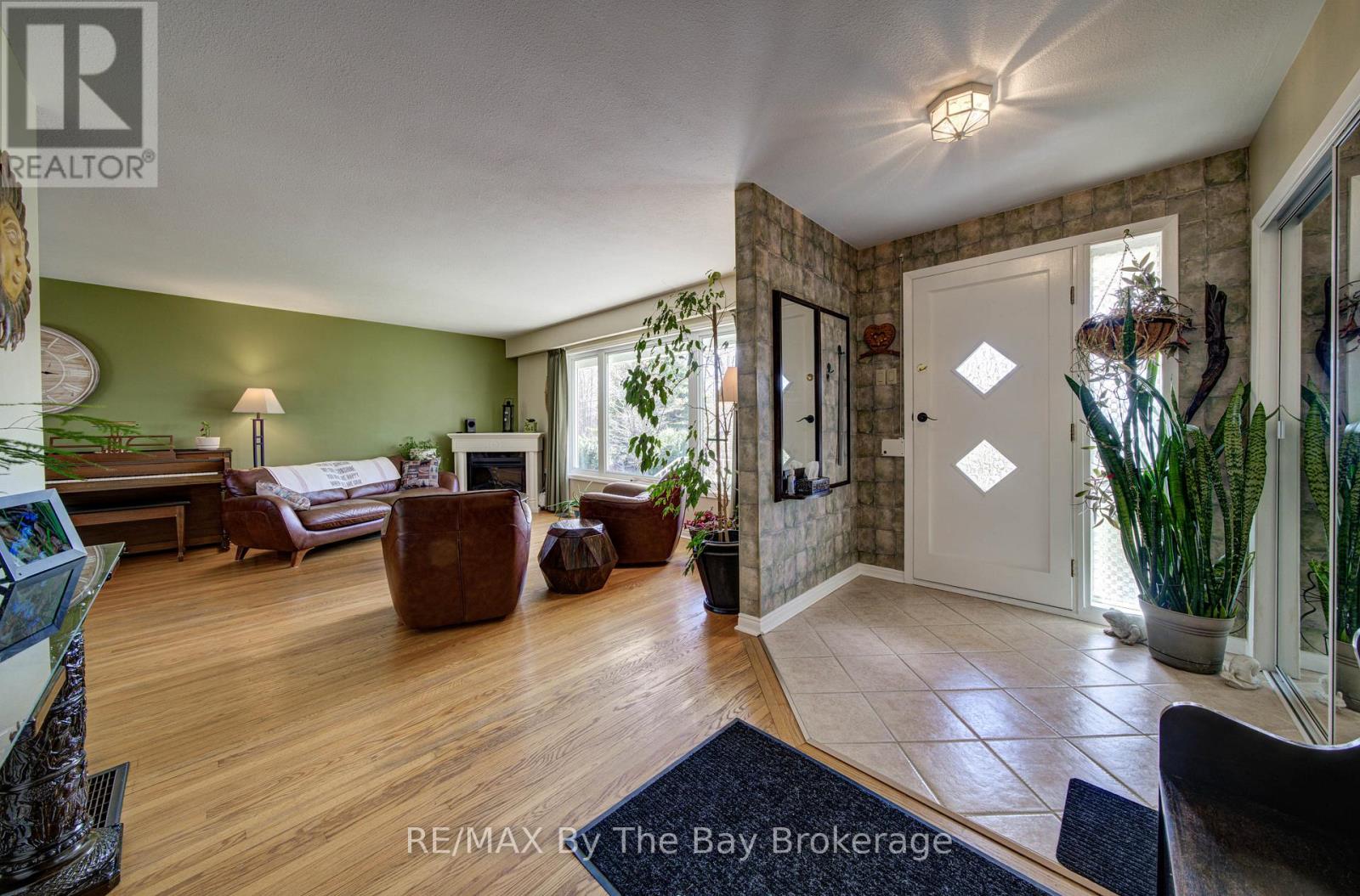 31 Saunders Street, Collingwood, Ontario  L9Y 0G3 - Photo 5 - S13018448