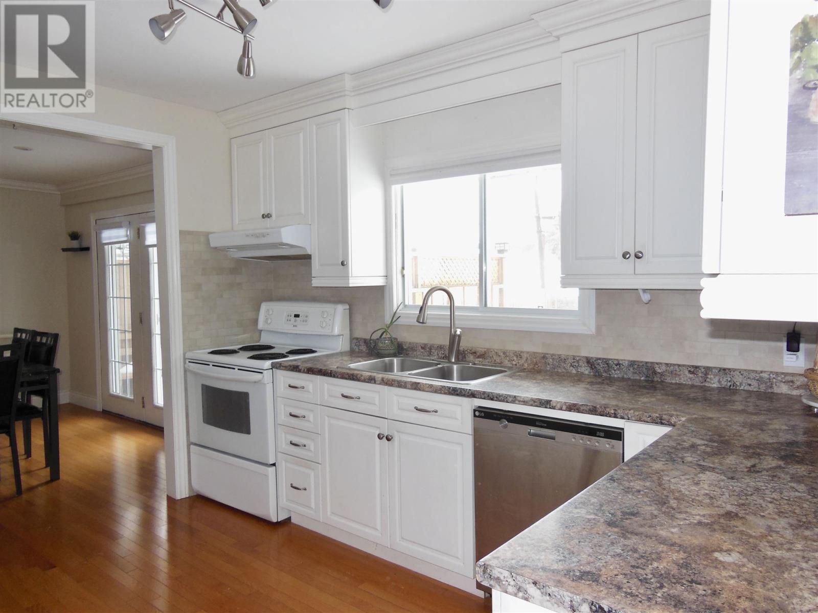 61 Pageant Dr, Sault Ste. Marie, Ontario  P6B 5J7 - Photo 3 - SM260441