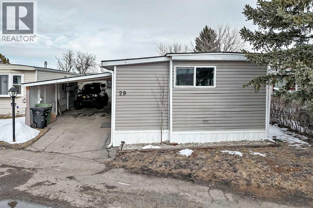 29, 3223 83 Street NW, Calgary, Alberta  t3b 5n1 - Photo 2 - A2291013